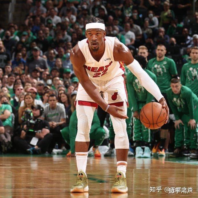 TES碾压NS，Kanavi单局斩获MVP激烈交锋四强赛，强势挺进下一轮的简单介绍