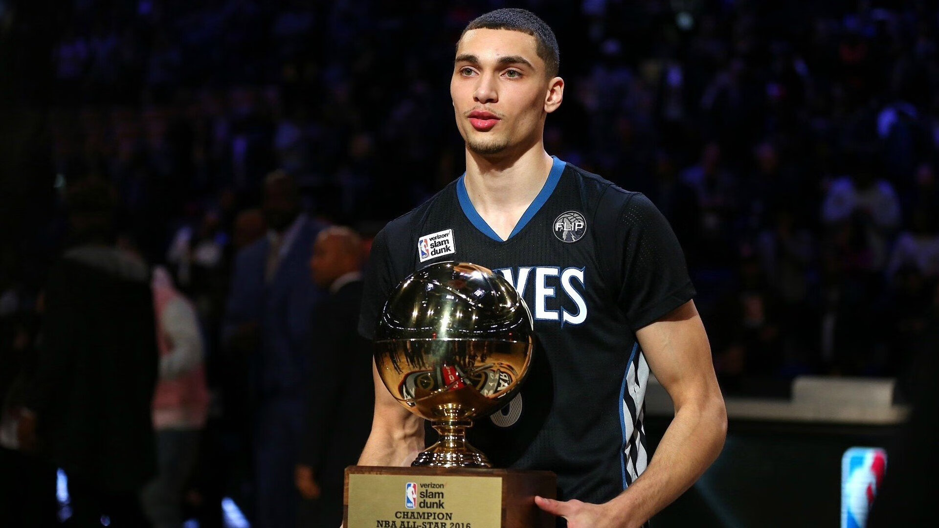 奇才决胜局击溃篮网，霍勒迪在大舞台上闪耀的璀璨光芒